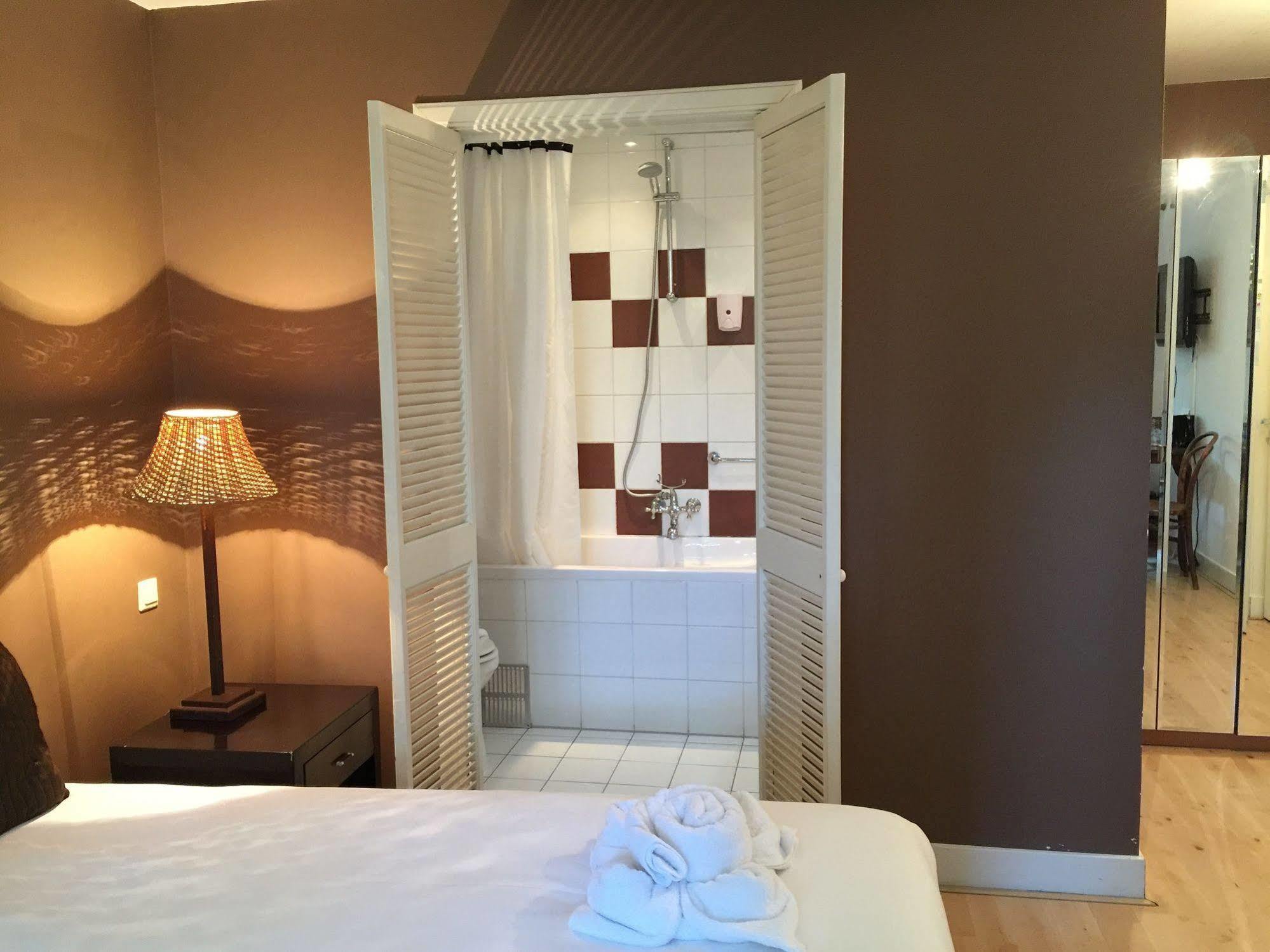אמסטרדם Nine-T-Teen Bed And Boutique מראה חיצוני תמונה